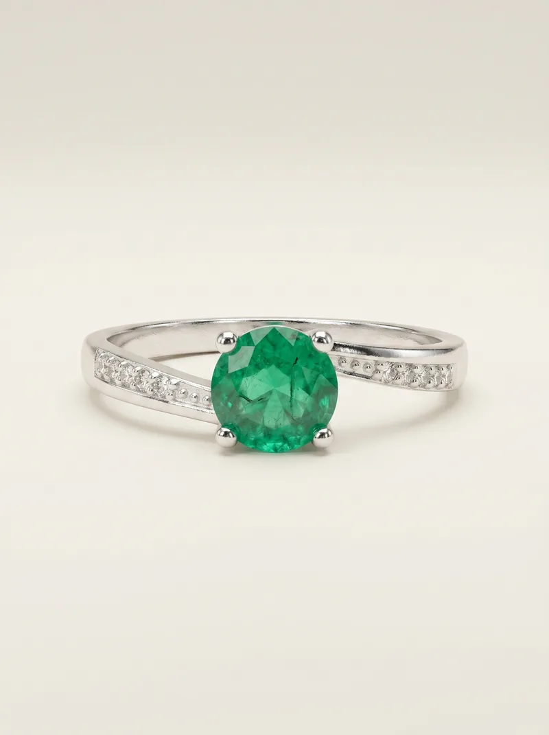 Anillo esmeralda 6mm pavé lateral