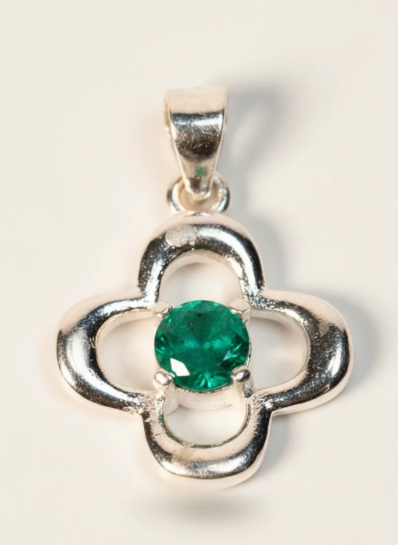 Dije esmeralda 0.2ct diseño A